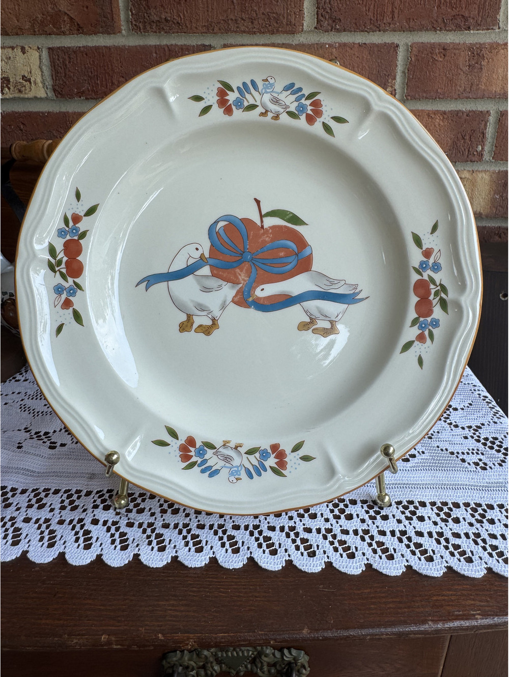 Vintage Gibson Applefest Goose Decorative Plate with Stand